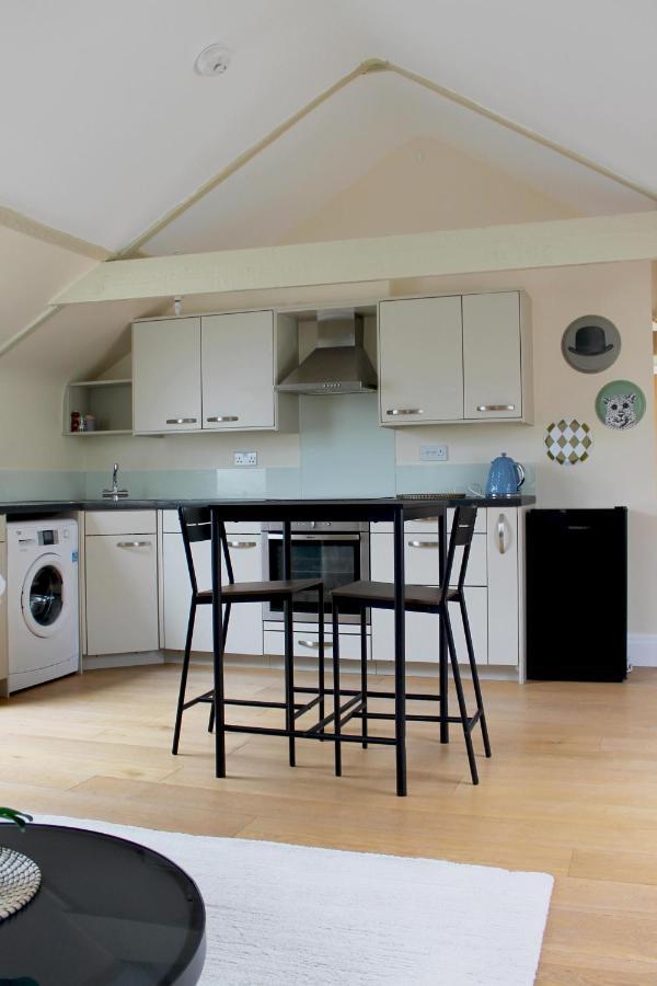 Charming 1-Bed loft in Caerleon Appartement Newport  Buitenkant foto